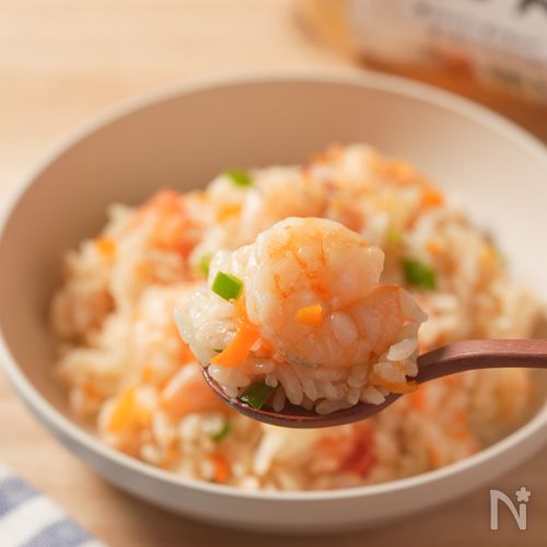 意外な組み合わせなのに美味しい!炊飯器エビピラフ