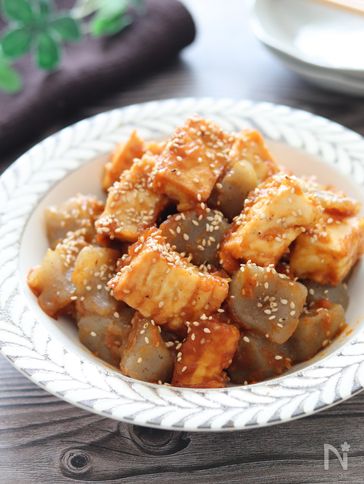 【ちぎり蒟蒻とちぎり絹揚げのピリ辛韓国風】味しみしみ♪
