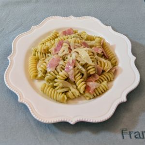 𝔂𝓾𝓶𝓲🍓の作ってみた!投稿(『お弁当おかずシリーズ』ベーコンのバジルマヨパスタ)