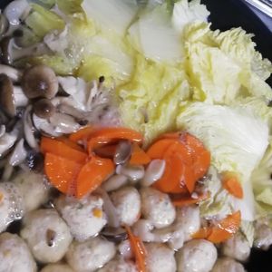 ぽぽペの作ってみた!投稿(鶏団子と白菜の旨だし鍋)