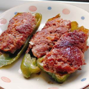 ニャンちゅうの作ってみた!投稿(【ピーマンの肉詰めの甘辛照り焼き】裏ワザで絶対失敗なし!)