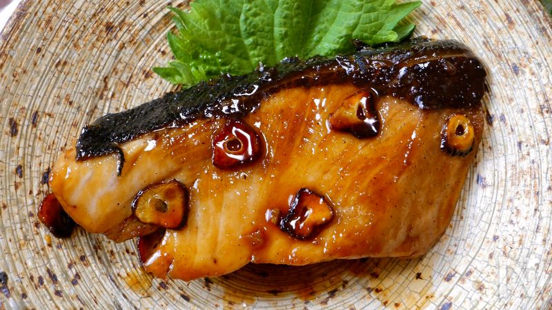 ご飯に合う 絶品お魚おかず ぶりのガーリック醤油ステーキ レシピサイト Nadia ナディア プロの料理家のおいしいレシピ
