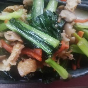 ぽぽペの作ってみた!投稿(簡単ワンパン【小松菜ときのこと油揚げのおかか炒め】お弁当にも)