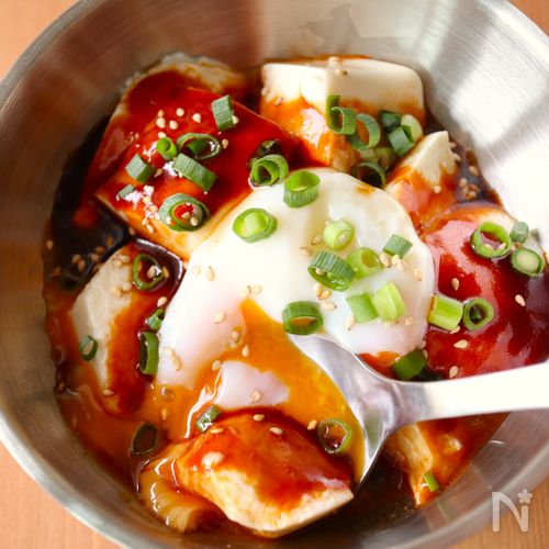 5分で完成!【とろ~り♩旨辛ユッケ風冷奴】少ない材料で簡単♩