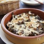 ハーブマーガリンで決まる！3種のきのことクルミのパン粉焼き