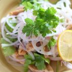 鶏肉のエスニックサラダ
