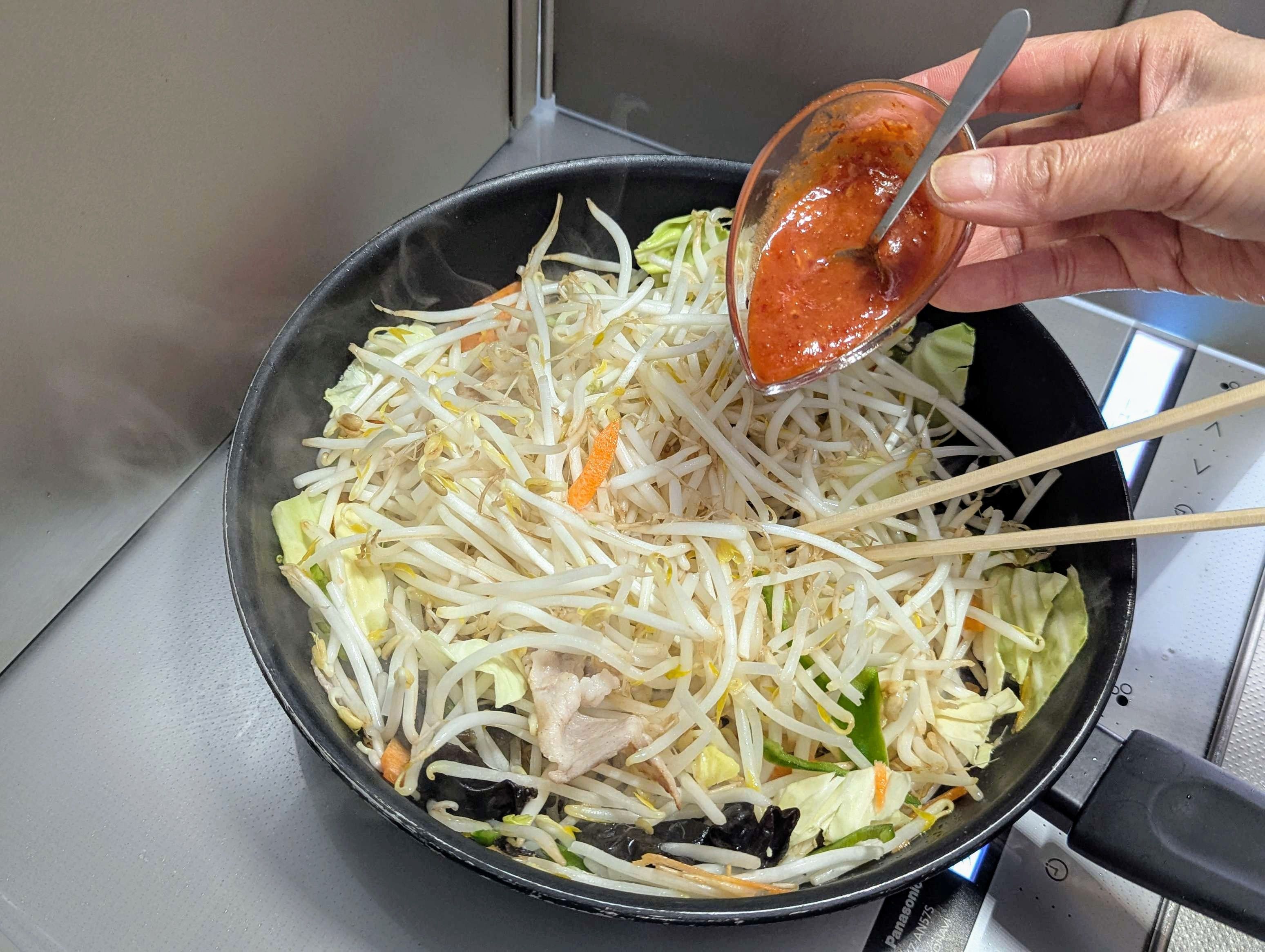 ピリ辛な刺激がクセになる！辛味噌野菜炒め | レシピサイトNadia