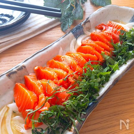 お刺身の種類は何でも サーモンと新玉ねぎの和風カルパッチョ By ともきーた 伊藤 智子 レシピサイト Nadia ナディア プロの料理家のおいしいレシピ