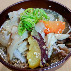 まゆのの作ってみた!投稿(具沢山でおかずになる！豚こまと秋が詰まったごま味噌とん汁)
