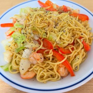 Tsuneaki Okadaの作ってみた!投稿(シーフード塩レモン焼きそば)