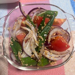 ゆっこの作ってみた!投稿(超絶美味しい《トマトとおくら♡ペッパーナムル》)
