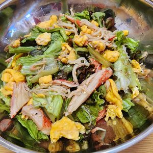 ナムディの作ってみた!投稿(カニカマとレタスと卵のさっぱりヘルシーサラダ😋🥗)