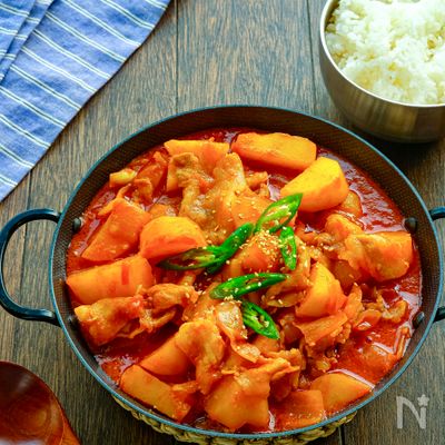 カムジャチャグリ(じゃがいもと豚肉の旨辛煮)【韓国料理】