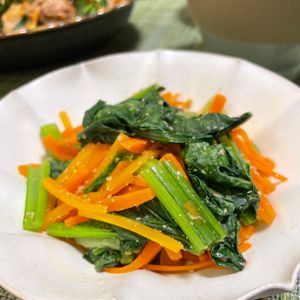 みっさキッチンの作ってみた!投稿(ちょこっと副菜に♪『小松菜と人参のレンチン胡麻和え』)