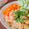 鶏むね肉を使ってヘルシーに！ガッツリねぎ塩チキン🐔