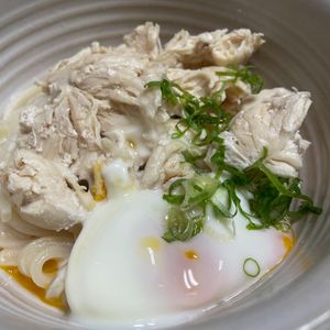しょうこの作ってみた!投稿(おかかおろしと蒸し鶏の【冷やしうどん】)