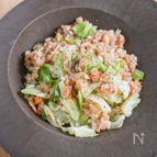 ぱぱっと作れる！塩鮭とキャベツのチャーハン
