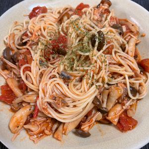ゆっこの作ってみた!投稿(革命的にうまい♡『鯖缶ときのこの革命トマトパスタ』)