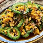 《子供も食べやすい》ゴーヤとツナと炒り卵の塩昆布サラダ
