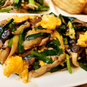ぱんだの作ってみた!投稿(【豚もやしニラたま】10分で完成!パパっと美味しく栄養満点♪)