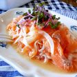 春のデリ風おつまみ【新玉ねぎのまろやかサーモンマリネ】