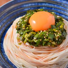 レンジで簡単！万能ニラだれで食べる│にら玉ぶっかけそうめん