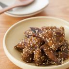 給食の味。レバーの甘辛ごま絡め