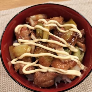 232088の作ってみた!投稿(焼き鳥ねぎまの！和風てりやきチキン😋からの～てりマヨ丼🤩)