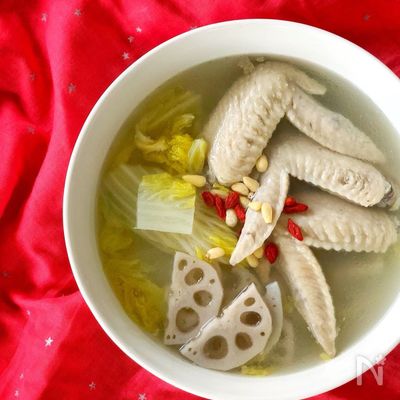 コラーゲンたっぷり!心と身体にしみます♡手羽先スープ