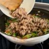 小松菜レシピに悩んだら!!【子どもパクパク小松菜生姜焼き丼】の工程3