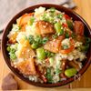 レンジで簡単！【さつま揚とたけのこの彩り混ぜご飯】