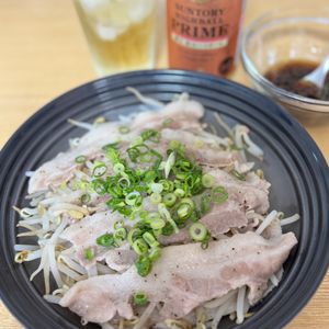 Tsuneaki Okadaの作ってみた!投稿(レンジで6分！豚もやしのレンジ蒸し〜オイポンだれ〜)