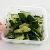 【わかめスープの素で簡単】きゅうりとわかめの中華あえの工程3