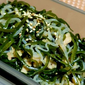 ヴェルの作ってみた!投稿(【糸こんとツナの胡麻炒め】生姜風味でご飯がすすむ簡単常備菜☆)