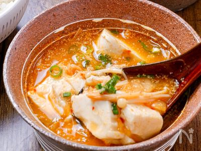 豆腐とえのきのチゲスープ】辛うま♡節約満足スープ！ | レシピサイトNadia