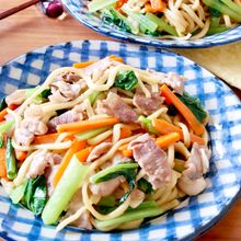 【豚こまと小松菜の上海風やきそば】お手軽食材で節約!