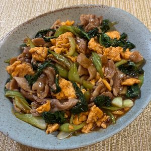 楽ラク手抜キッチン🐶🐾の作ってみた!投稿(野菜高騰でも安心！【小松菜入り豚バラふわ玉炒め】)