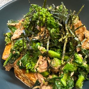 楽ラク手抜キッチン🐶🐾の作ってみた!投稿(焼き厚揚げと菜の花の♪和風ツナマヨわさポン和え😘✨)