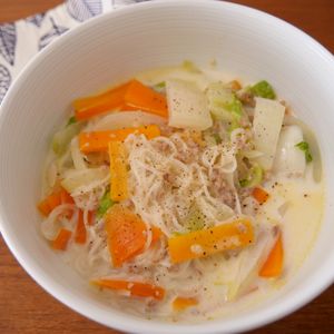 YUの作ってみた!投稿(そうめん入り♪鶏肉と長ねぎのミルクスープ)