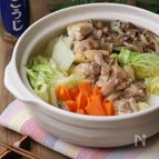 白菜の大量消費に！鶏もも肉と白菜しめじのうまつゆ鍋