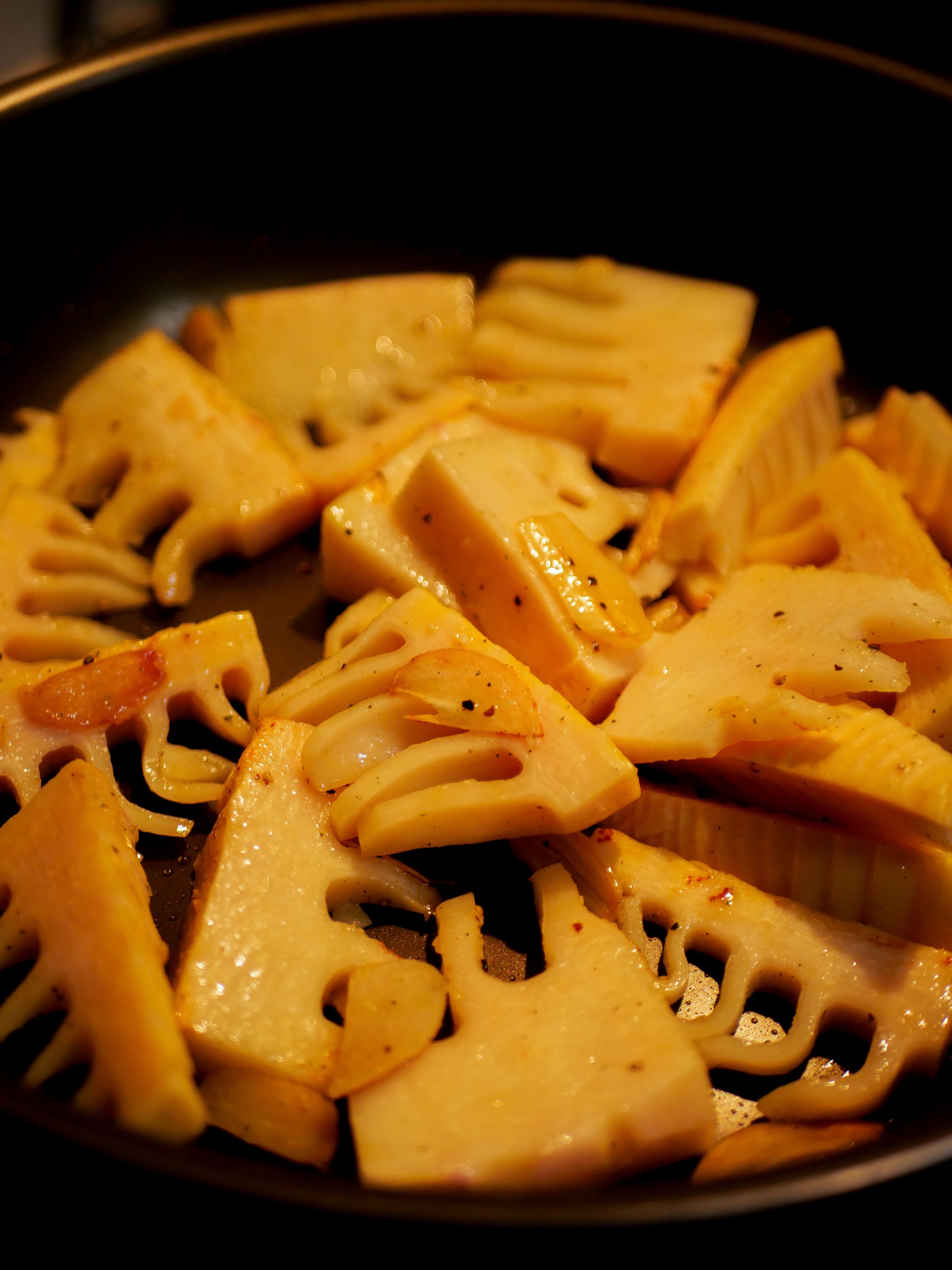 エグみが消える…！たけのこのにんにくチーズ炒め | レシピサイトNadia