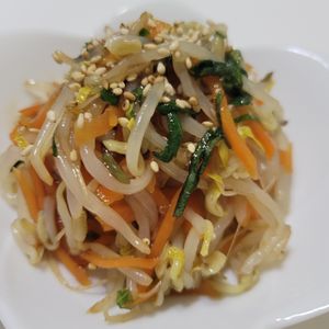 1バーバミーの作ってみた!投稿(「にんじんともやしと青じその旨だれナムル」さっぱり！簡単☆)