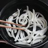 甘辛肉汁が絡む!冷やし肉うどんの工程1