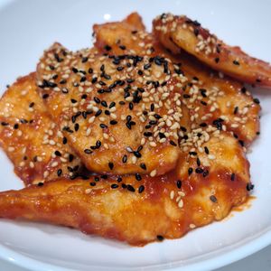 ななももママの作ってみた!投稿(【鶏むね肉の辛味ごまチキン】節約ヘルシーチキン！)