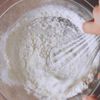 余った卵白で作る【アイスコーン】の工程2