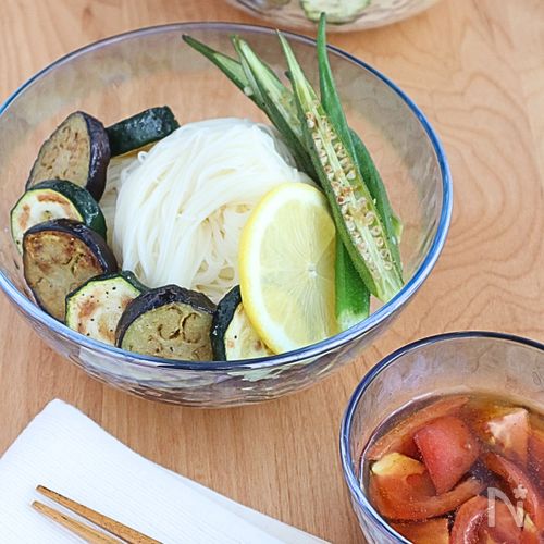 夏野菜たっぷり!トマポンだれのそうめん
