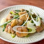 【ネギ塩鶏肉炒め】タレを絡めるだけ！ごはんが進むおかず