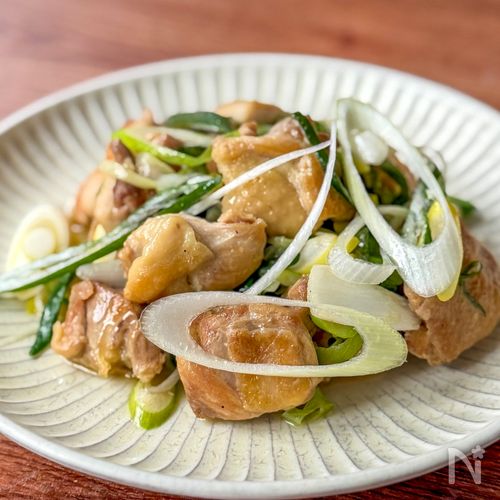 【ネギ塩鶏肉炒め】タレを絡めるだけ！ごはんが進むおかず