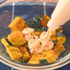 レンジで◎ピリッとやみつき【かぼちゃと卵の明太マヨサラダ】の工程2