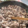 とろとろ卵の豚もやピーの工程2
